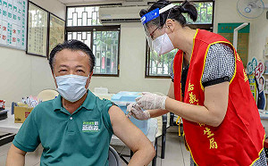 嘉縣＋498 嘉市＋322！嘉義縣長翁章梁今接種第4劑