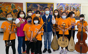 新北深坑第二市民活動中心翻新重啟 郭掌從畫展助陣展出