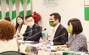 稱經濟穩定成長 民進黨向21國外交使節進行政策簡報