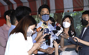 籲林智堅抄襲如智齒發炎 蔣萬安：牙醫陳時中認為拔不拔？