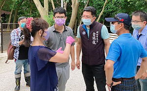 避免運動被烈陽烤乾   新北議員金瑞龍成功爭取嘉穗公園加裝遮陽網