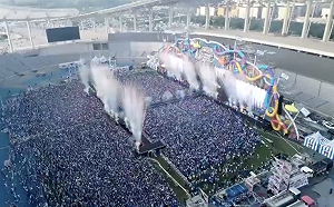 PSY「濕身秀」演唱會出事 因溼滑工作人員從15公尺摔下送醫不治