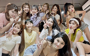 啦啦隊集體熱舞！辣跳韓曲 網：好多妹子啊