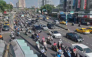 新北新店復興路導入動態號誌 即時紓解車流