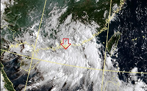 留意雨彈！鄭明典：有強對流在台灣南側