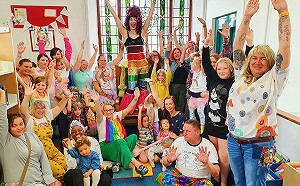 英變裝皇后遭遇反同人士仇恨攻擊 CNN : 美國右翼攻擊模式再現