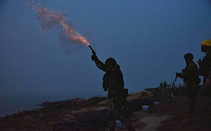 解放軍無人機分3批夜襲金門! 金防部發射信號彈驅離後全數飛往中國