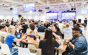 重磅合作！美國加密貨幣平台Coinbase股價一度暴漲30%