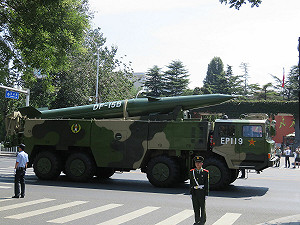 (影)對台大軍演目前投入哪些武器? 東風飛彈、火箭砲、百架殲擊機都出動
