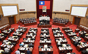 議會定期會開幕 陳其邁：謙虛傾聽民意、市政優先