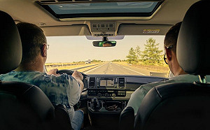 副駕「1地雷」行為！駕駛跪求安靜