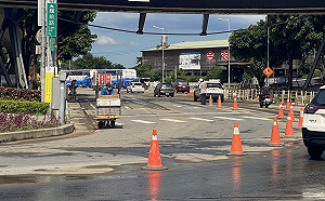 新北鶯歌陶博館前自來水管破裂 文化路封路搶修