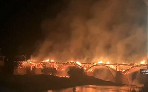 中國現存最長木拱廊橋 近千年歷史「萬安橋」遭火焚