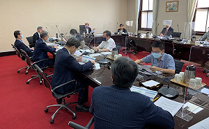 蘇揆：隨時緊盯國內疫情發展並推動提升各地疫苗施打率