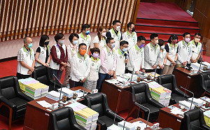 數字會說話 高市議會民進黨團期許市府團隊繼續努力