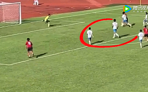 (影) 長官交代不能擋? 廣東男足決賽爆踢假球 中、邊後衛站著看對手破門奪冠