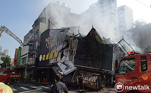 (影)嘉義市文化路夜市火警 知名美食阿娥豆花遭波及