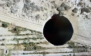 洞大到可容納凱旋門！智利天坑「長大」2倍 當局認為過度採礦所致