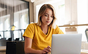 英特爾Q2獲利衰退！陳俊聖：PC產業「黑天鵝」須小心應對