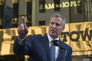 白思豪會川普  嗆「捍衛紐約移民」