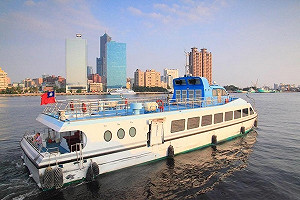 新旗渡輪復航  高雄水岸環狀旅遊形成