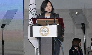 蔡英文感謝小燈泡媽媽  為司改挺身而出