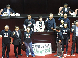 藍營拖延戰奏效 6日再戰《勞基法》修正草案