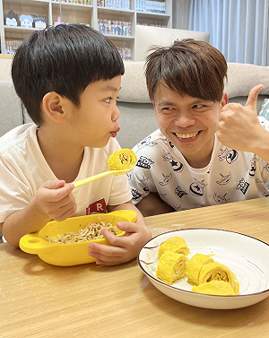 蔡桃貴畫「我的爸爸」！蔡阿嘎看成品崩潰大罵：不孝子