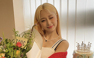 TWICE「子瑜」捧鮮花放電！絕美顏值6小時超過百萬人按讚