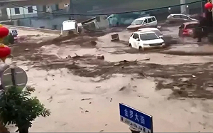 山西遭遇特大暴雨 多處傳民眾受困 已有5人失聯 數輛車被洪水沖走