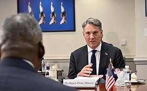 前飛官疑協助解放軍訓練 澳防長下令審查國防政策 