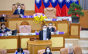 侯友宜反諷綠營要求做好做滿八年 施政報告將朝「安居樂業」前進