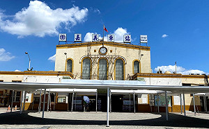 台鐵嘉義站驚傳地下道崩塌！鐵道局：廠商施工「誤敲」所致