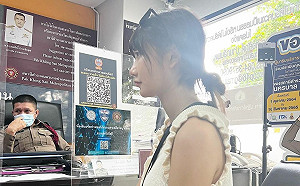 愛莉莎莎泰國打卡「曼谷警察局報警中」 開罵：偷我相機的X人！