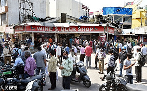 政黨惡鬥搞到印度首都沒酒喝 中央與地方修法互槓搶稅收