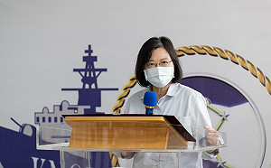 頒加菜金勗勉海軍辛勞付出 蔡英文：只要中華民國國軍在安全就會在