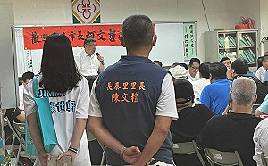 有圖為證！四叉貓爆料：柯文哲上班時間跑造勢行程