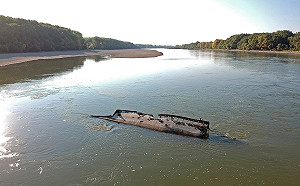 歐洲乾旱多瑙河水位下降  驚見二戰德國軍艦浮出水面