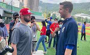 跟好友羅力相擁 伍鐸:一輩子摯友