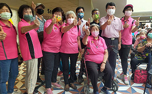 水保局繪畫比賽 百歲人瑞勇奪閃亮組第一名