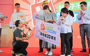 詞曲唱全包！吳昱霆為台中購物節寫歌 奪下創意首獎