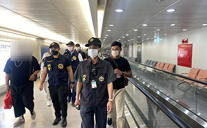 伍麗華「一次救5人」! 周玉蔻批：3藍委救1人 作秀還鬧國際笑話