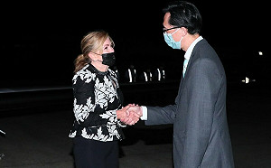 美國會參議員布蕾波恩深夜抵台26日見蔡英文 8月以來訪台灣第3團！