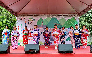 台中好湯盛會谷關登場 嶺東樂齡學員搶當「彩齡網美」