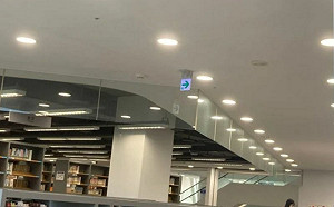 圖書館中藏整片怪玻璃？網友揭秘