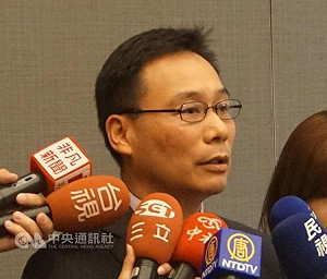 靠姨丈田弘茂領高薪？海基會主秘藍夏禮請辭自清