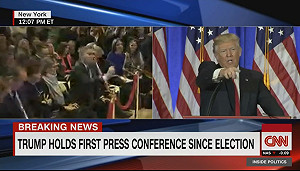 川普為假新聞抓狂  指著CNN記者要他安靜！