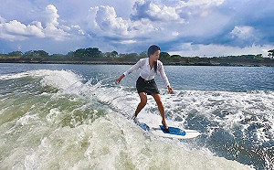確診後元氣大傷  衝浪女神預告回歸