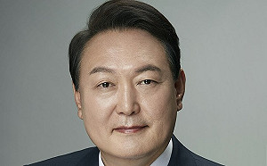 韓總統尹錫悅入住新官邸 在野黨質疑無停機坪、還動用軍隊來維安