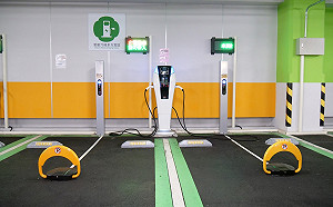 新北公有停車場充電樁政策務實 兼顧燃油車及電動車主權益